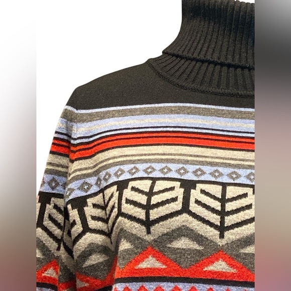 Gorgeous blue turtleneck sweater dress by krimson & klover size large
L98 - Picture 2 of 7